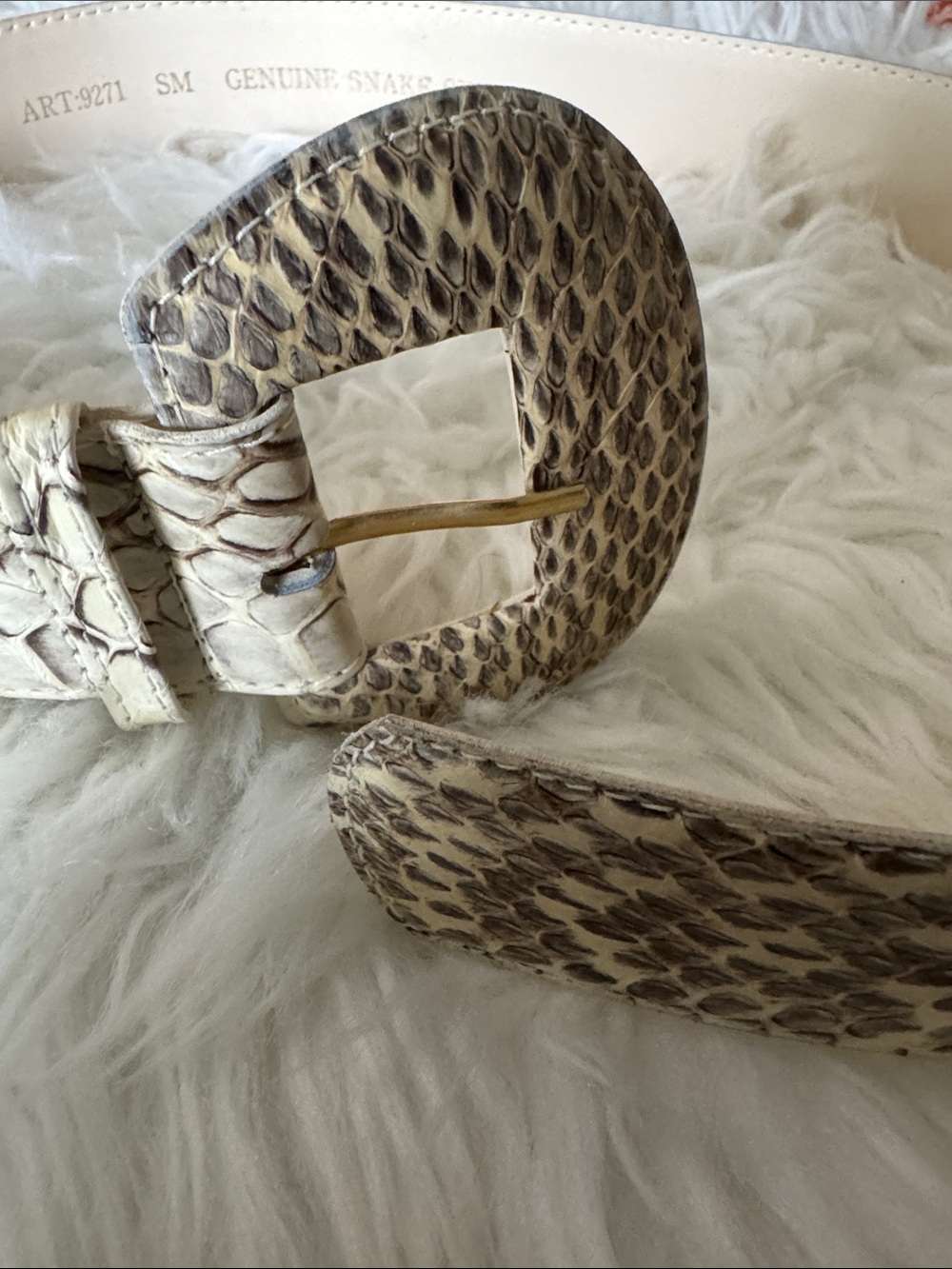 Genuine Snakeskin Textured Cream Belt with Brass Buckle - Size Small, 34”